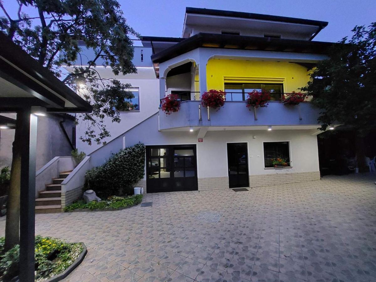 Apartma Mimi Dekani Dış mekan fotoğraf